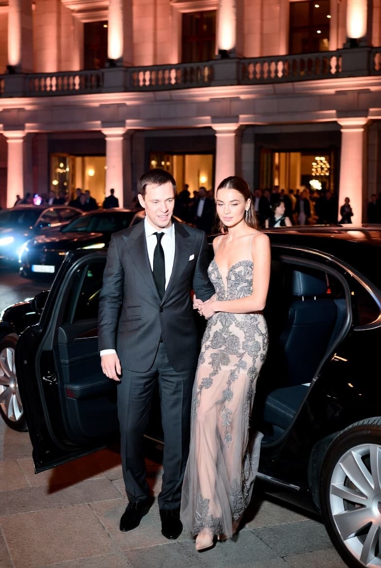 Сопровождение - Эскорт закрытый вечер